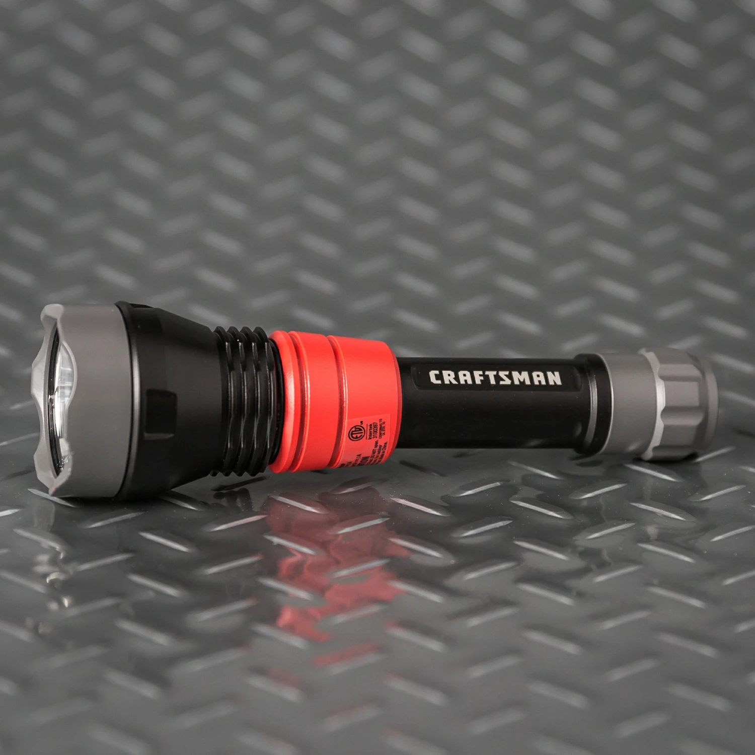 CRAFTSMAN Flashlights 500-Lumen LED Rechargeable Spotlight Flashlight (Battery Included) 2 CRAFTSMAN Flashlights 500-Lumen LED Rechargeable Spotlight Flashlight (Battery Included) - Image 2