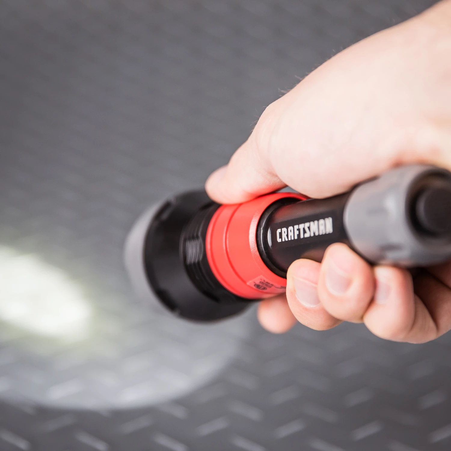 CRAFTSMAN Flashlights 500-Lumen LED Rechargeable Spotlight Flashlight (Battery Included) 4 CRAFTSMAN Flashlights 500-Lumen LED Rechargeable Spotlight Flashlight (Battery Included) - Image 4