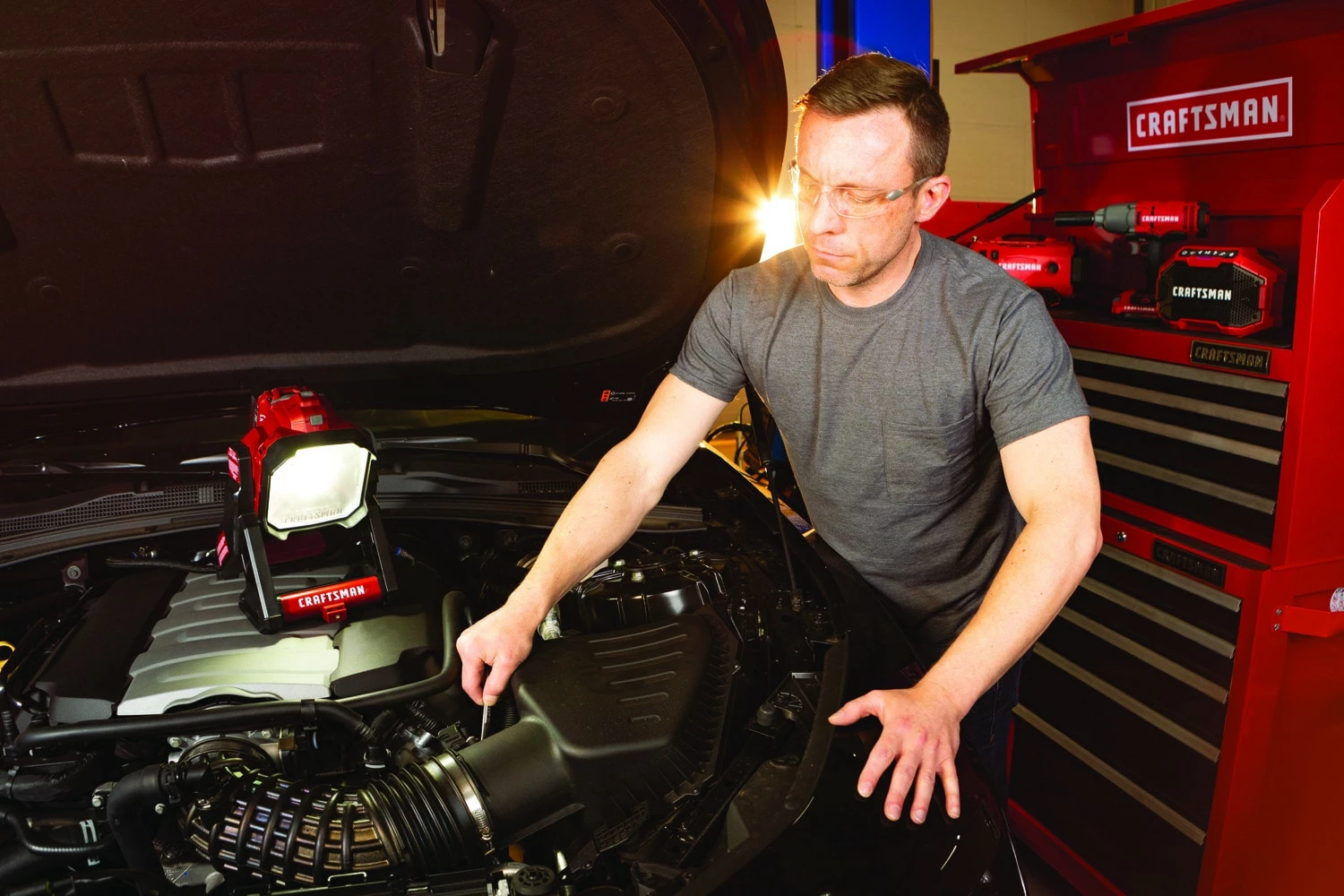 CRAFTSMAN Power Tool Flashlights V20 20-Volt Max 1825-Lumen LED Rechargeable Power Tool Flashlight 7 CRAFTSMAN Power Tool Flashlights V20 20-Volt Max 1825-Lumen LED Rechargeable Power Tool Flashlight - Image 7