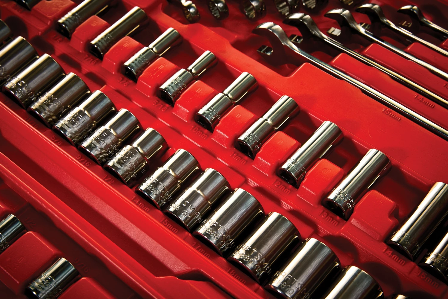 CRAFTSMAN Mechanics Tool Sets 121-Piece Standard (SAE) and Metric Combination Gunmetal Chrome Mechanics Tool Set (1/4-in; 3/8-in) 12 CRAFTSMAN Mechanics Tool Sets 121-Piece Standard (SAE) and Metric Combination Gunmetal Chrome Mechanics Tool Set (1/4-in; 3/8-in) - Image 12