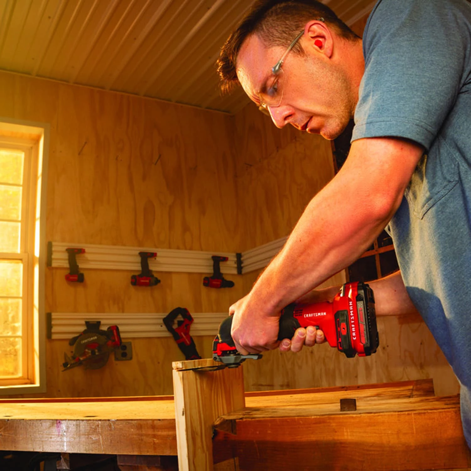 CRAFTSMAN Oscillating Tool Kits V20 11-Piece 20-volt Max Variable Speed Oscillating Multi-Tool Kit with Soft Case (1-Battery Included) 8 CRAFTSMAN Oscillating Tool Kits V20 11-Piece 20-volt Max Variable Speed Oscillating Multi-Tool Kit with Soft Case (1-Battery Included) - Image 8