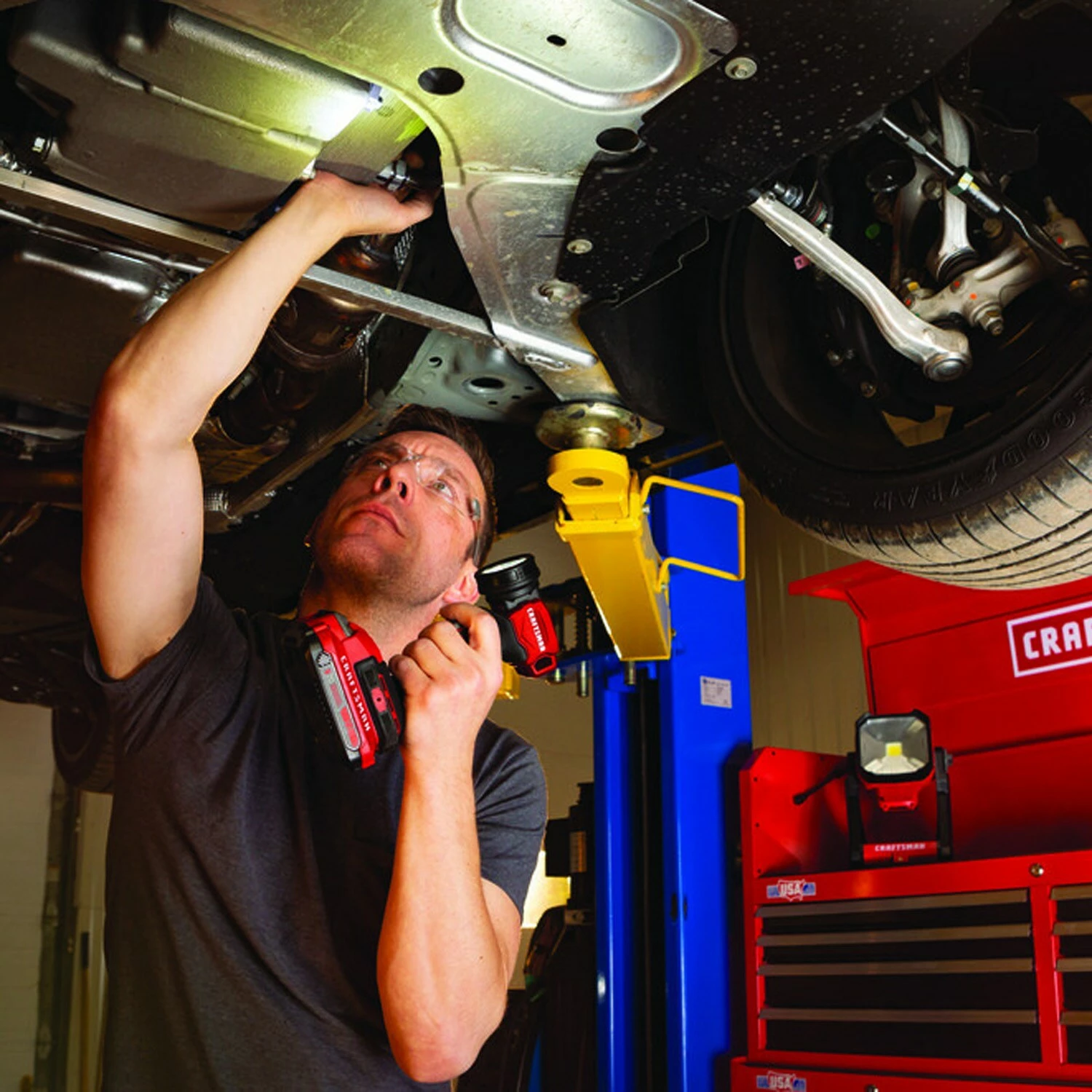 CRAFTSMAN Power Tool Combo Kits V20 4-Tool 20-Volt Max Power Tool Combo Kit Case (2-Batteries Included and Charger Included) 11 CRAFTSMAN Power Tool Combo Kits V20 4-Tool 20-Volt Max Power Tool Combo Kit Case (2-Batteries Included and Charger Included) - Image 11